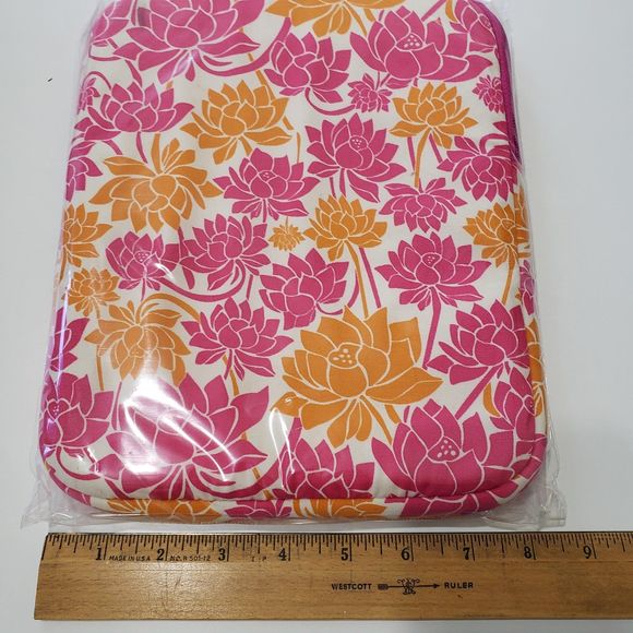 Iota Chic Every Iota Soft Tablet / E-Reader Pouch / Travel Case; Approx. 8 x 10 - Picture 8 of 8